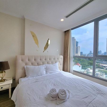 הו צ'י מין סיטי Enay Apartment - Vinhomes Central Park - Landmark מראה חיצוני תמונה