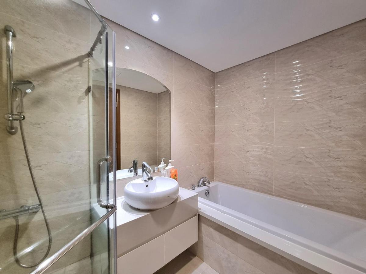 הו צ'י מין סיטי Enay Apartment - Vinhomes Central Park - Landmark מראה חיצוני תמונה