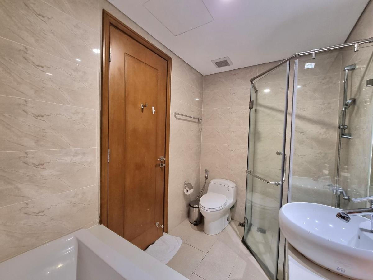 הו צ'י מין סיטי Enay Apartment - Vinhomes Central Park - Landmark מראה חיצוני תמונה